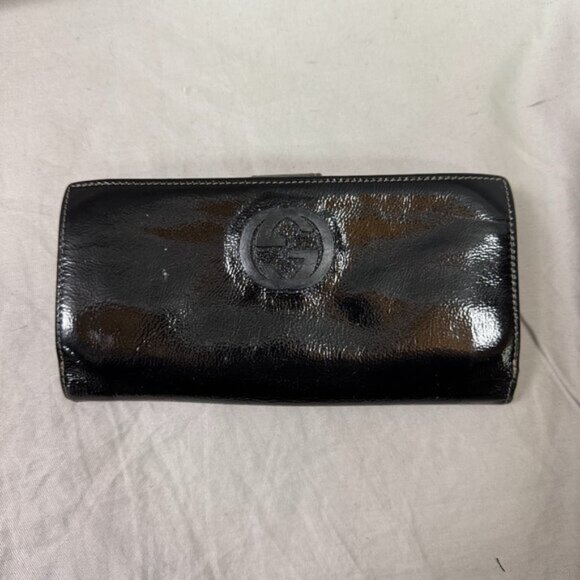 Gucci  GG  Patent Leather Zip Around Wallet - Picture 2 of 8
